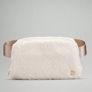 Lululemon Everywhere Fleece Belt Bag